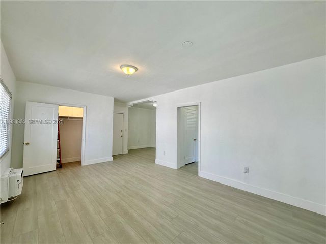 955 Bay Dr 1, Miami Beach, FL 33141