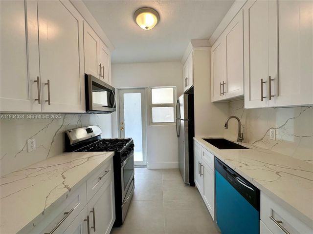 955 Bay Dr 1, Miami Beach, FL 33141