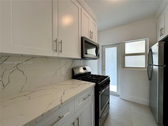 955 Bay Dr 1, Miami Beach, FL 33141