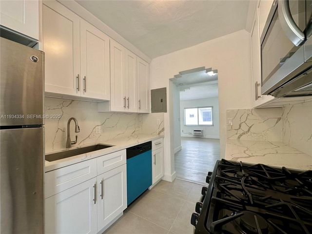 955 Bay Dr 1, Miami Beach, FL 33141