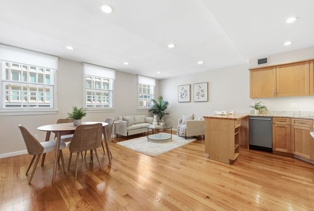 21 Bowdoin Street 5C, Boston, MA 02114