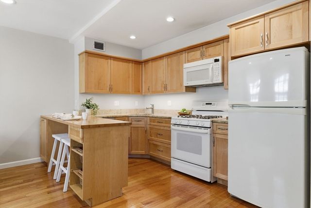 21 Bowdoin Street 5C, Boston, MA 02114