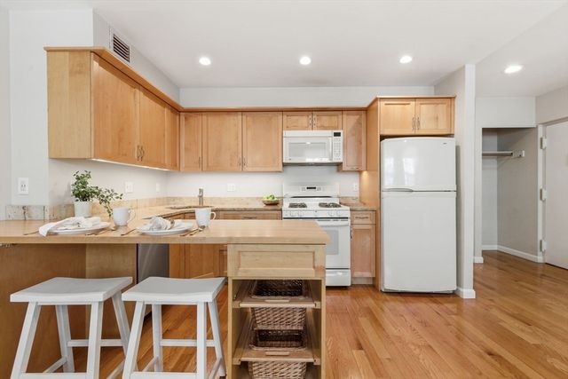 21 Bowdoin Street 5C, Boston, MA 02114