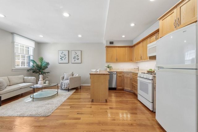 21 Bowdoin Street 5C, Boston, MA 02114