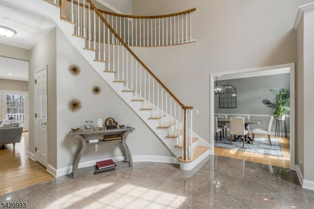 26 Winslow Dr, Bridgewater Twp., NJ 08836