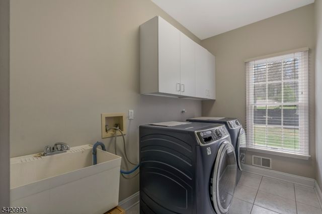 26 Winslow Dr, Bridgewater Twp., NJ 08836