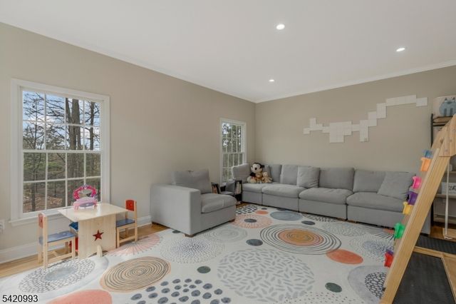 26 Winslow Dr, Bridgewater Twp., NJ 08836