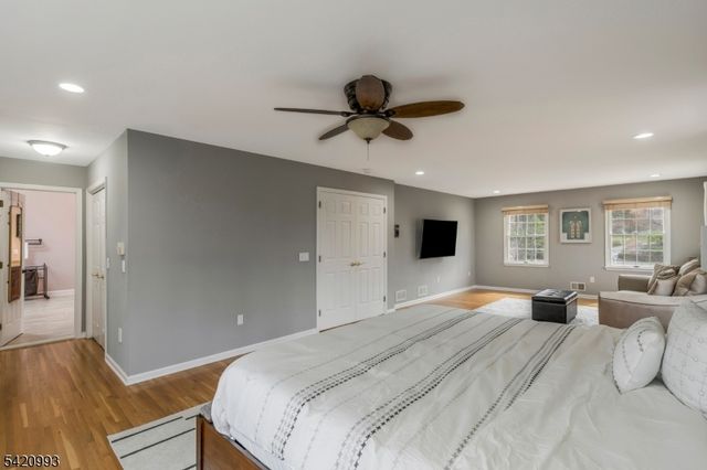 26 Winslow Dr, Bridgewater Twp., NJ 08836