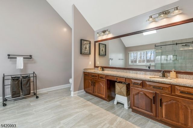 26 Winslow Dr, Bridgewater Twp., NJ 08836