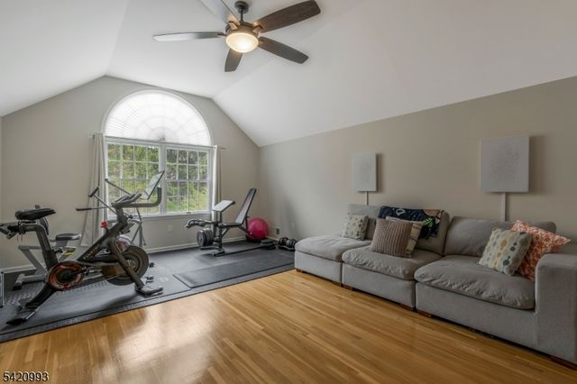 26 Winslow Dr, Bridgewater Twp., NJ 08836