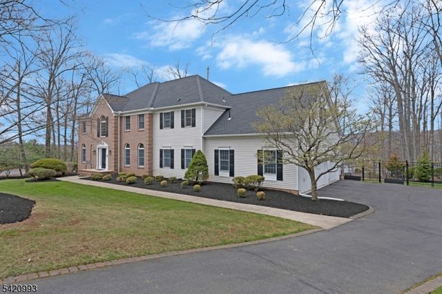 26 Winslow Dr, Bridgewater Twp., NJ 08836