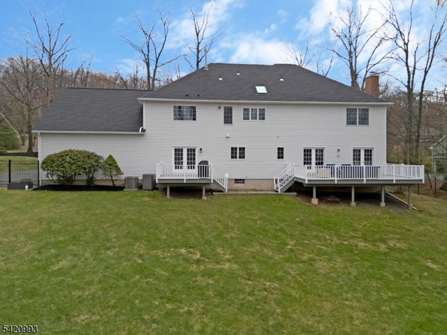 26 Winslow Dr, Bridgewater Twp., NJ 08836