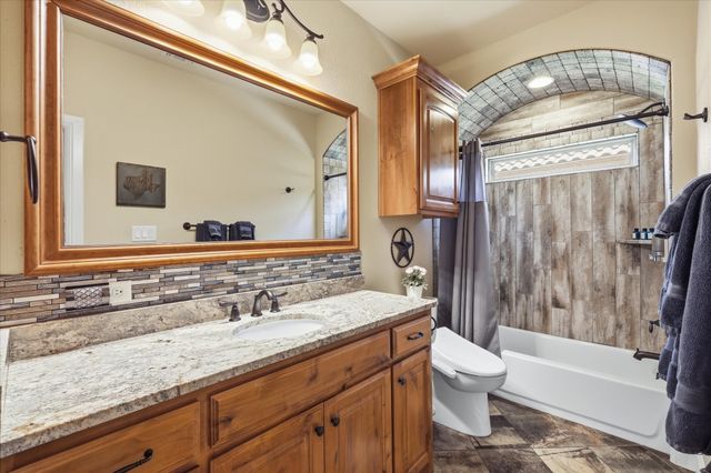 1616 Malibu Bay Court, Granbury, TX 76048