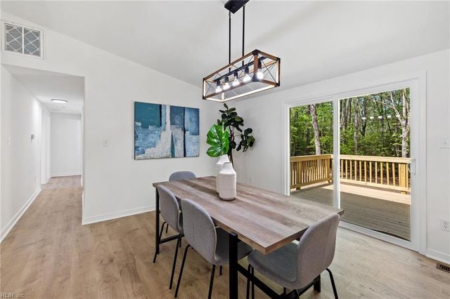13174 Track LN, Smithfield, VA 23430