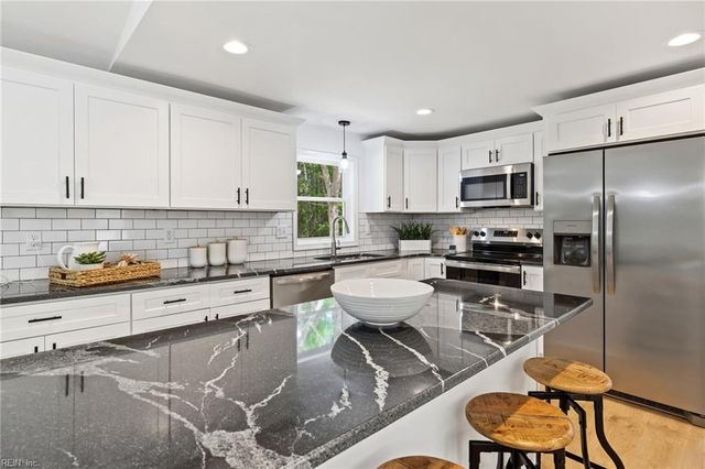 13174 Track LN, Smithfield, VA 23430