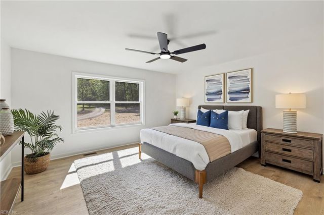 13174 Track LN, Smithfield, VA 23430