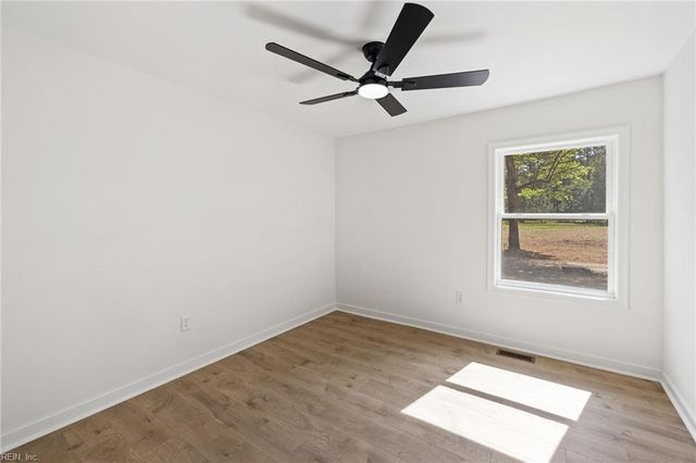 13174 Track LN, Smithfield, VA 23430