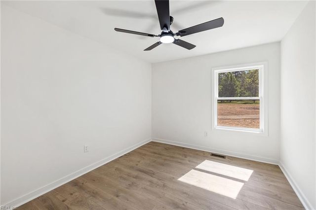 13174 Track LN, Smithfield, VA 23430