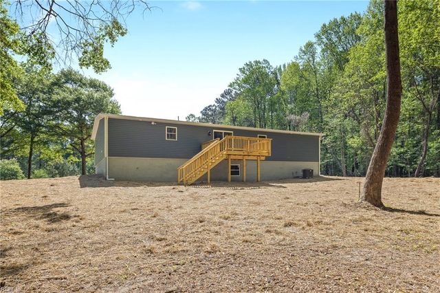 13174 Track LN, Smithfield, VA 23430