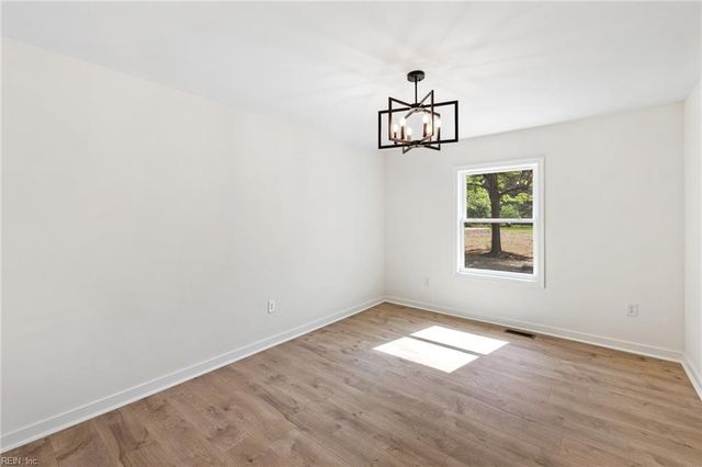 13174 Track LN, Smithfield, VA 23430