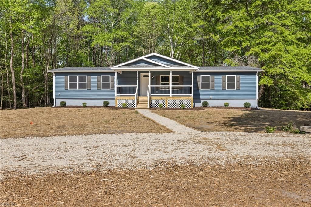 13174 Track LN, Smithfield, VA 23430