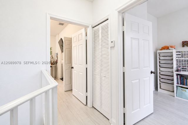 7464 NW 180th St, Hialeah, FL 33015