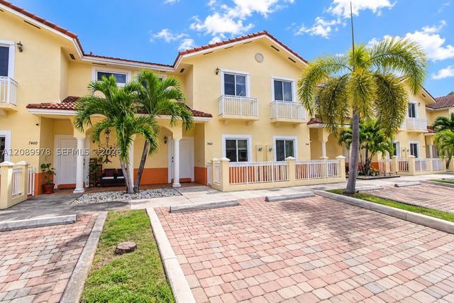 7464 NW 180th St, Hialeah, FL 33015