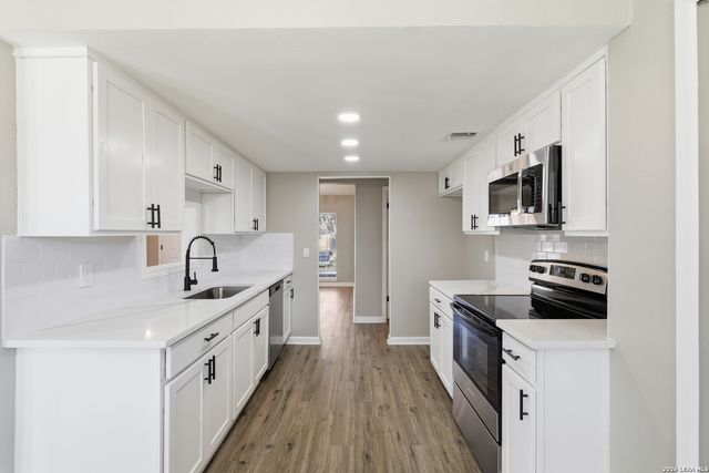 9534 Chelmsford, San Antonio, TX 78239