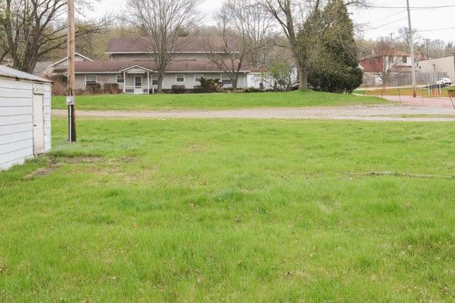 10 W Woodland Ave, Oakmont, PA 15139
