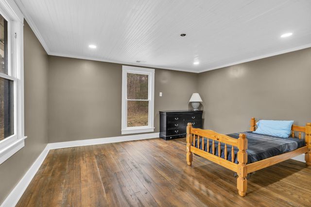 3039 Pigg Hollow Rd, Petersburg, TN 37144