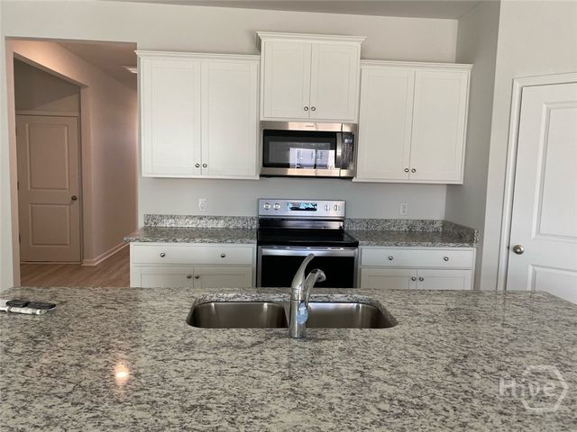 30 Ashmont Street, Savannah, GA 31407