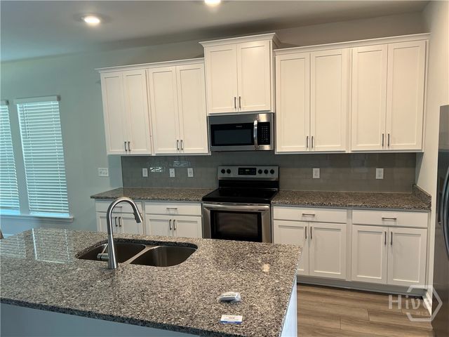 30 Ashmont Street, Savannah, GA 31407