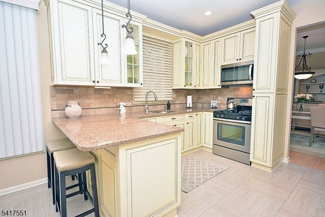 59 Wallace Blvd, Hillsborough Twp., NJ 08844