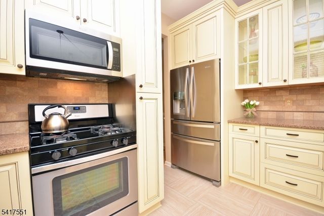 59 Wallace Blvd, Hillsborough Twp., NJ 08844