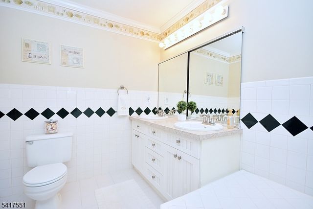 59 Wallace Blvd, Hillsborough Twp., NJ 08844