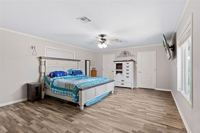 919 S Avenue N, Clifton, TX 76634