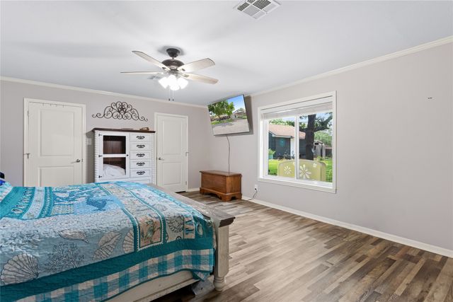 919 S Avenue N, Clifton, TX 76634