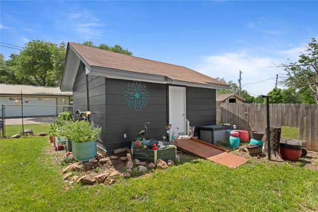 919 S Avenue N, Clifton, TX 76634