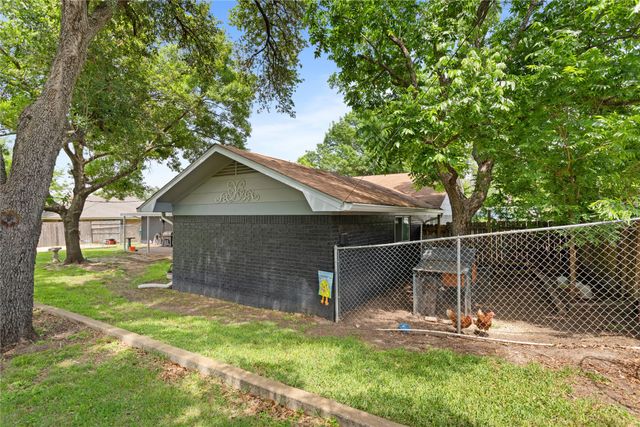 919 S Avenue N, Clifton, TX 76634