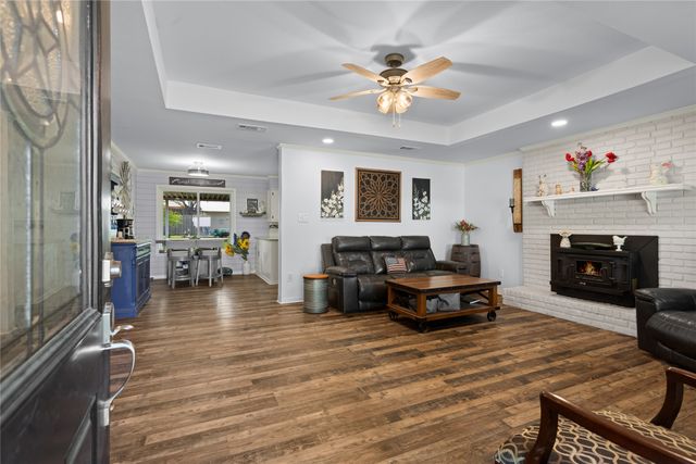 919 S Avenue N, Clifton, TX 76634
