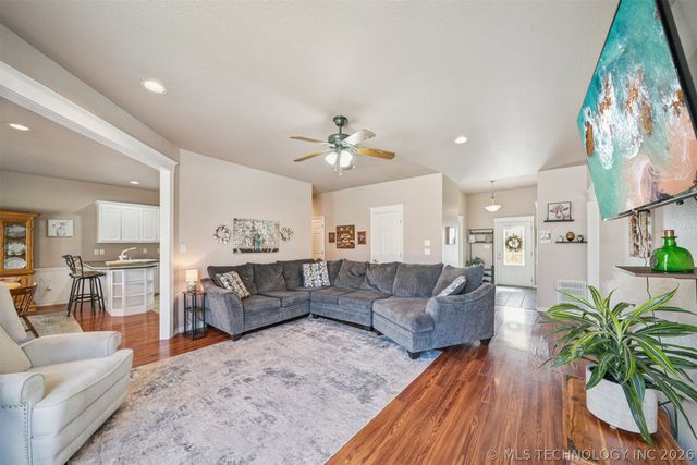 10613 Burton Lane, Skiatook, OK 74070