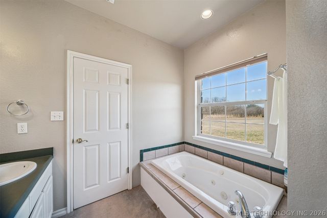 10613 Burton Lane, Skiatook, OK 74070