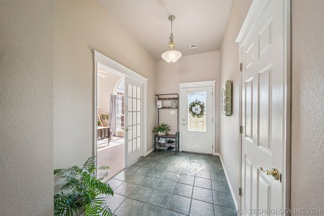 10613 Burton Lane, Skiatook, OK 74070