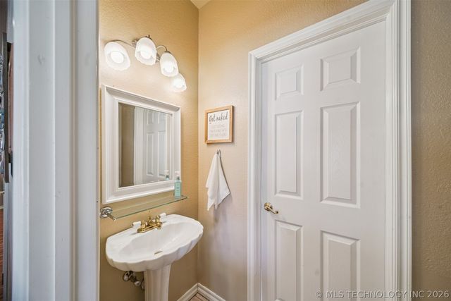 10613 Burton Lane, Skiatook, OK 74070