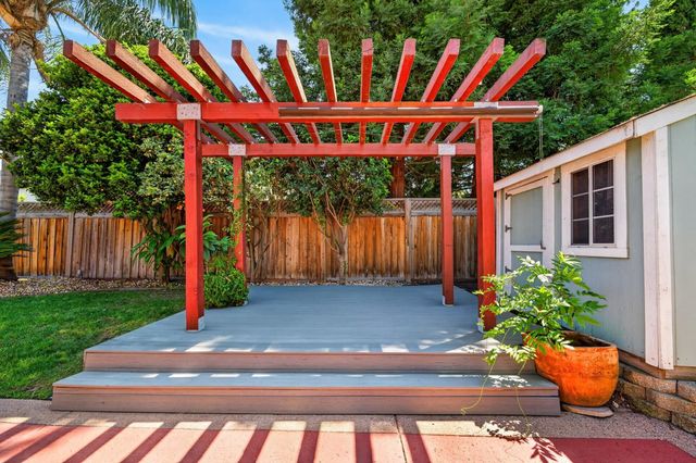 2624 Baybridge St, Sacramento, CA 95833