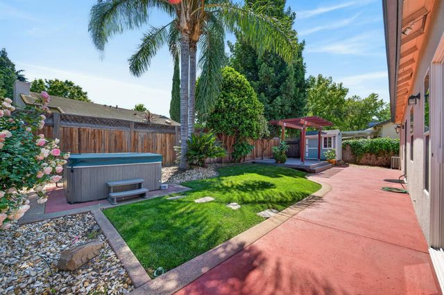 2624 Baybridge St, Sacramento, CA 95833