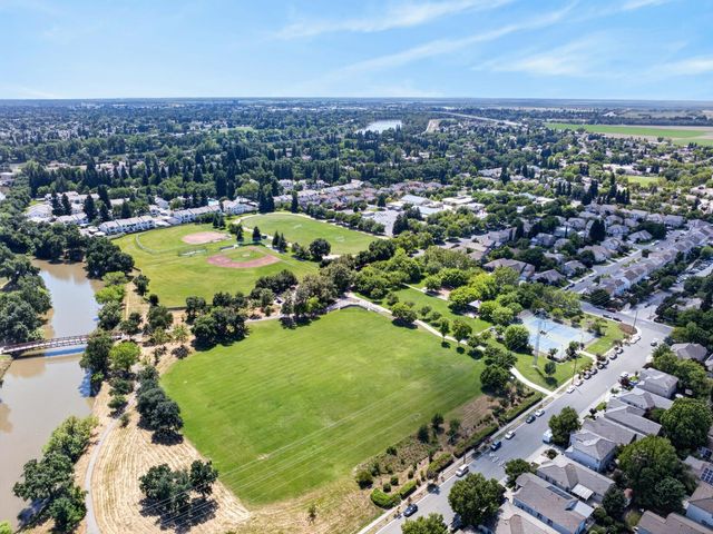 2624 Baybridge St, Sacramento, CA 95833