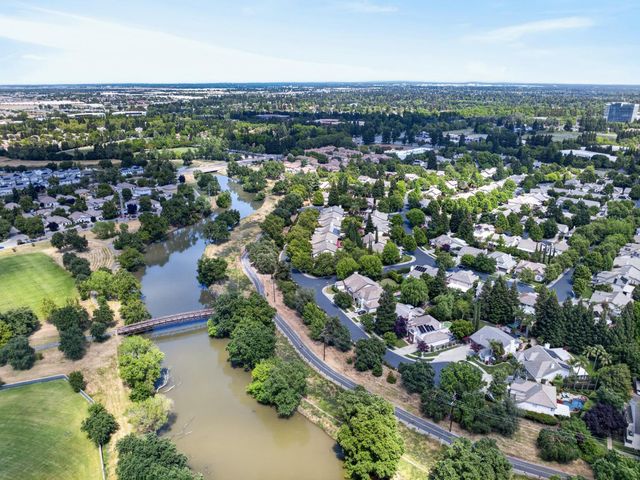 2624 Baybridge St, Sacramento, CA 95833