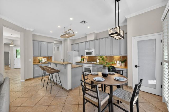 2624 Baybridge St, Sacramento, CA 95833