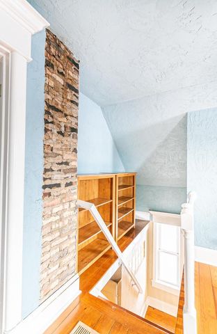 1424 E COLLEGE AVENUE, Appleton, WI 54915